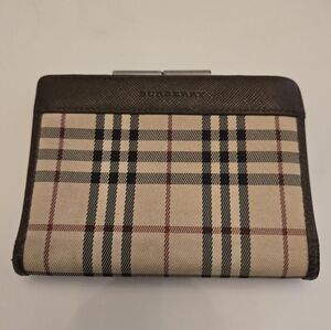 Burberry Nova Check Kiss Lock WalletDark chocolate leather Preowned Excellent